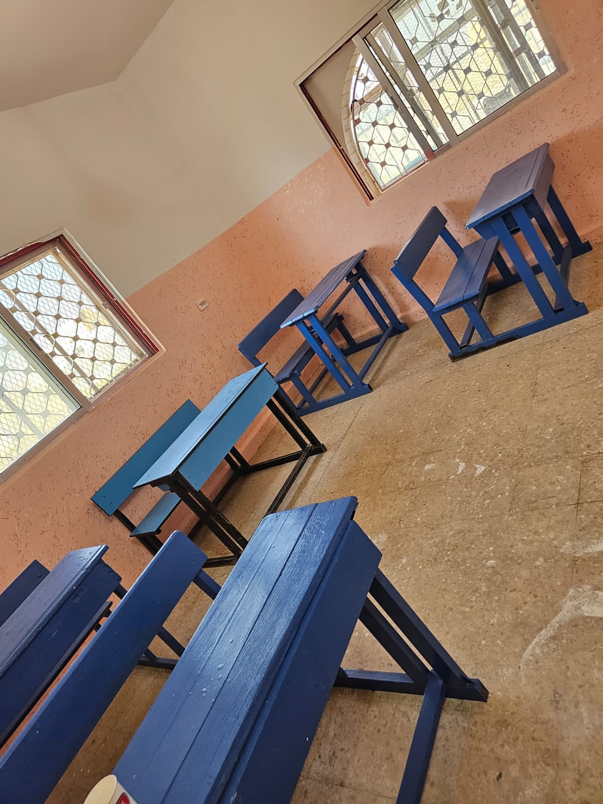 Madar Al-Saa Images 0.406927970459924