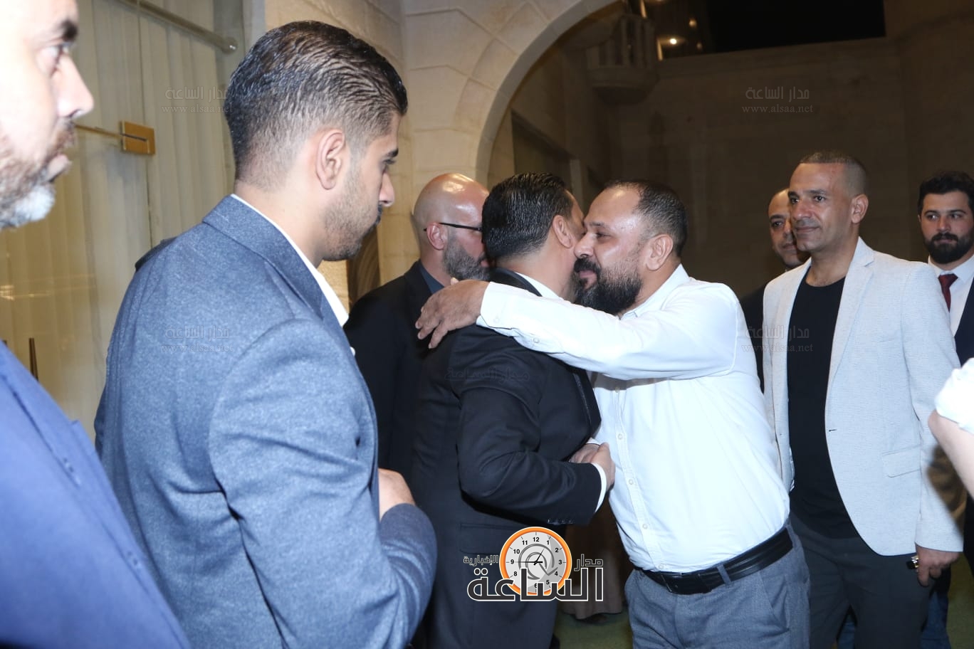 Madar Al-Saa Images 0.41065772329884975