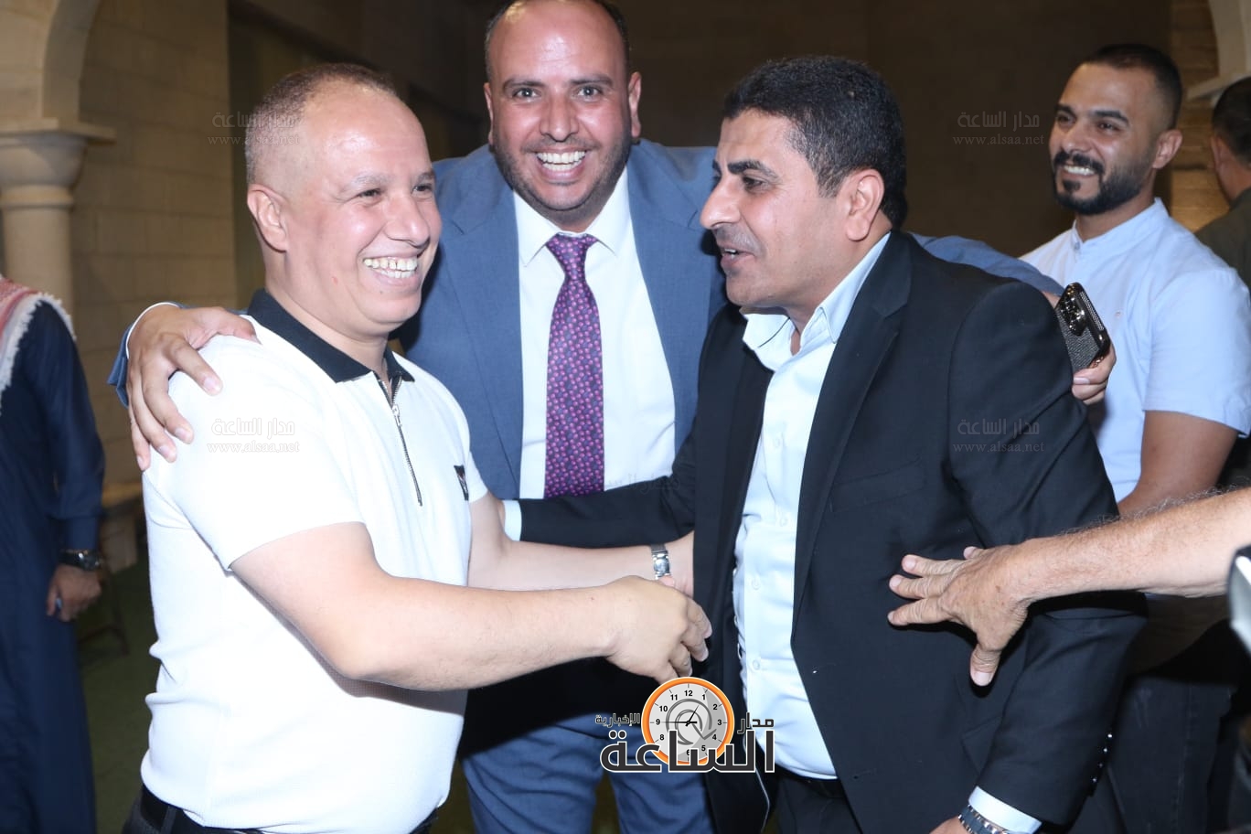 Madar Al-Saa Images 0.8409683446987082