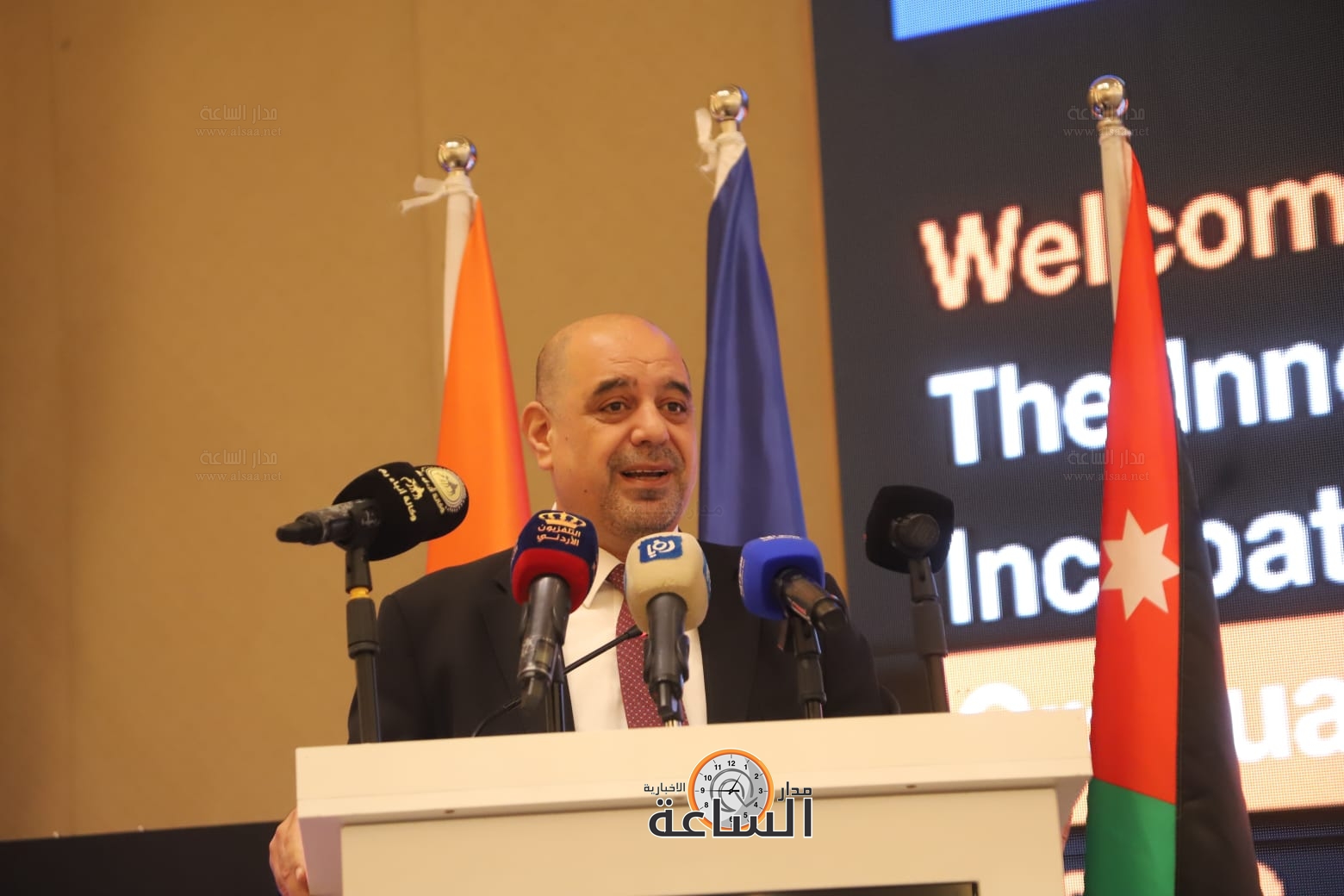 Madar Al-Saa Images 0.8587825856519629