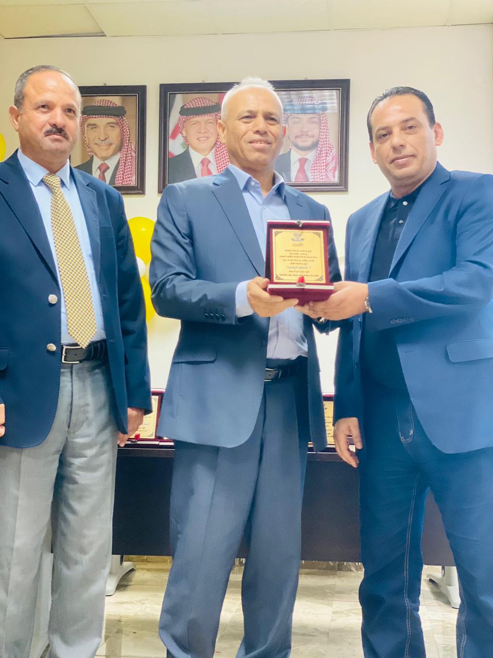 Madar Al-Saa Images 0.7836164893971387