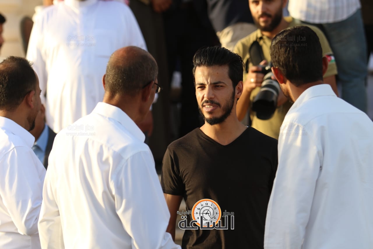 Madar Al-Saa Images 0.38358495771634193