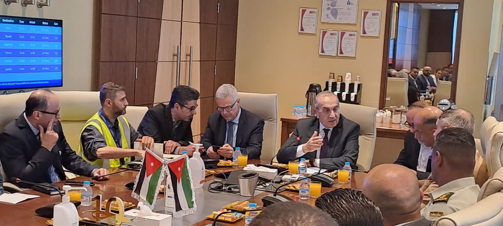 Madar Al-Saa Images 0.3048974359815928