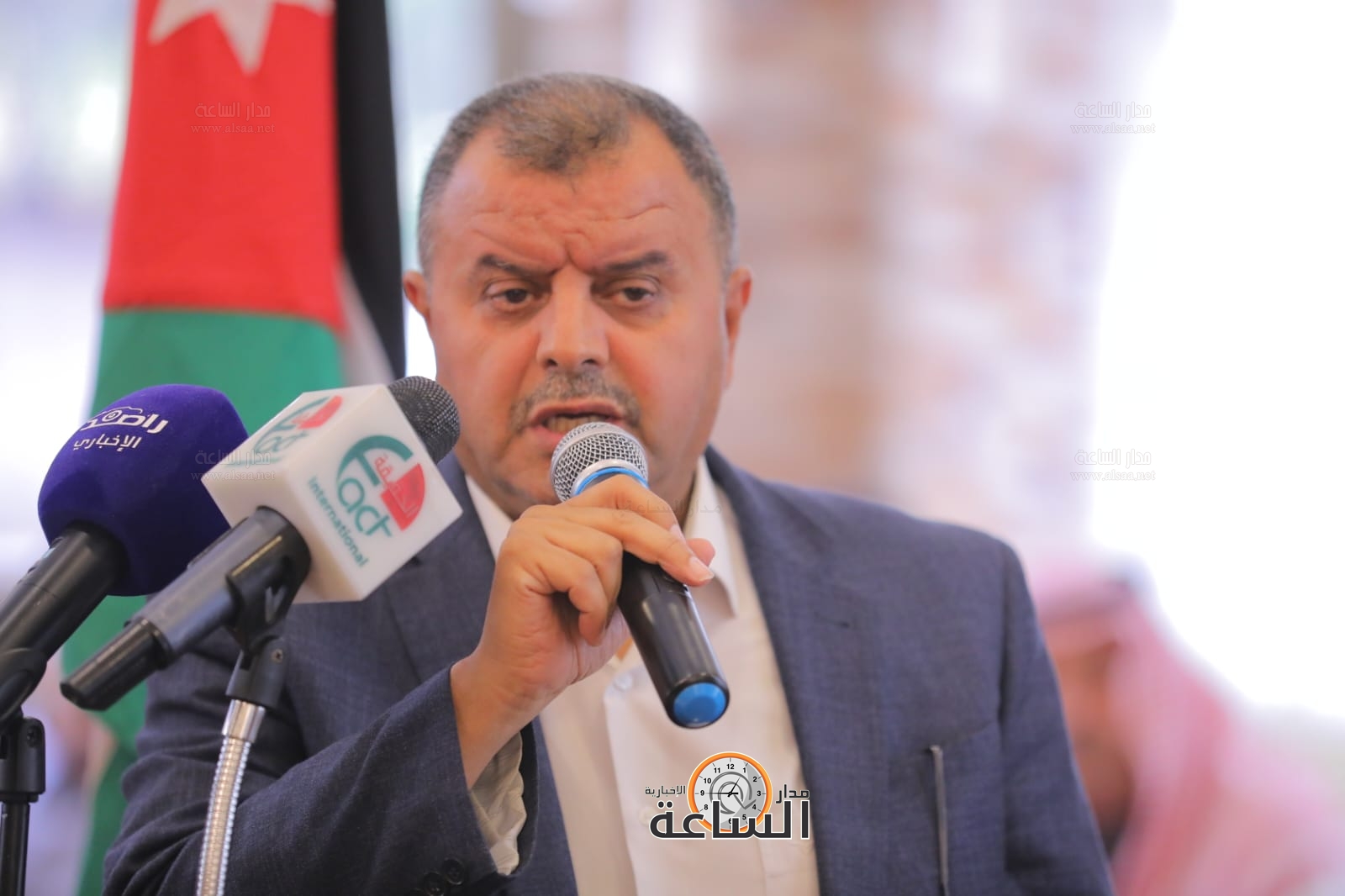 Madar Al-Saa Images 0.16945294657308185