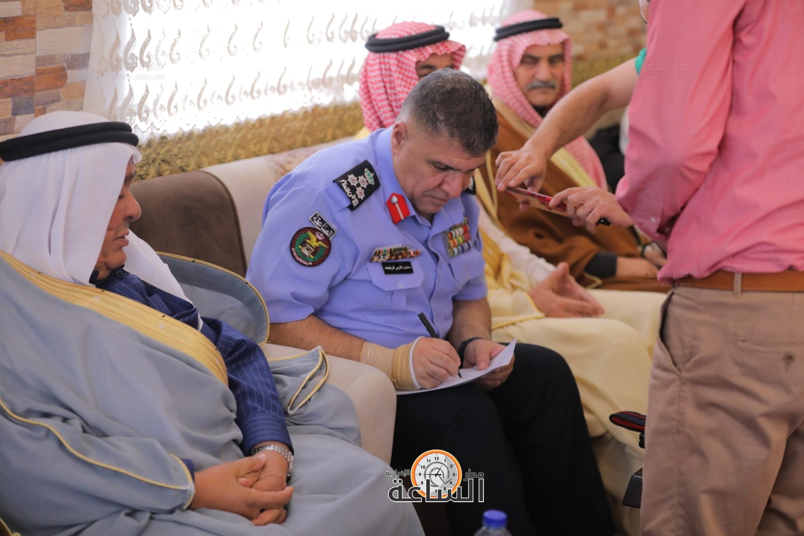 Madar Al-Saa Images 0.1898291791306126