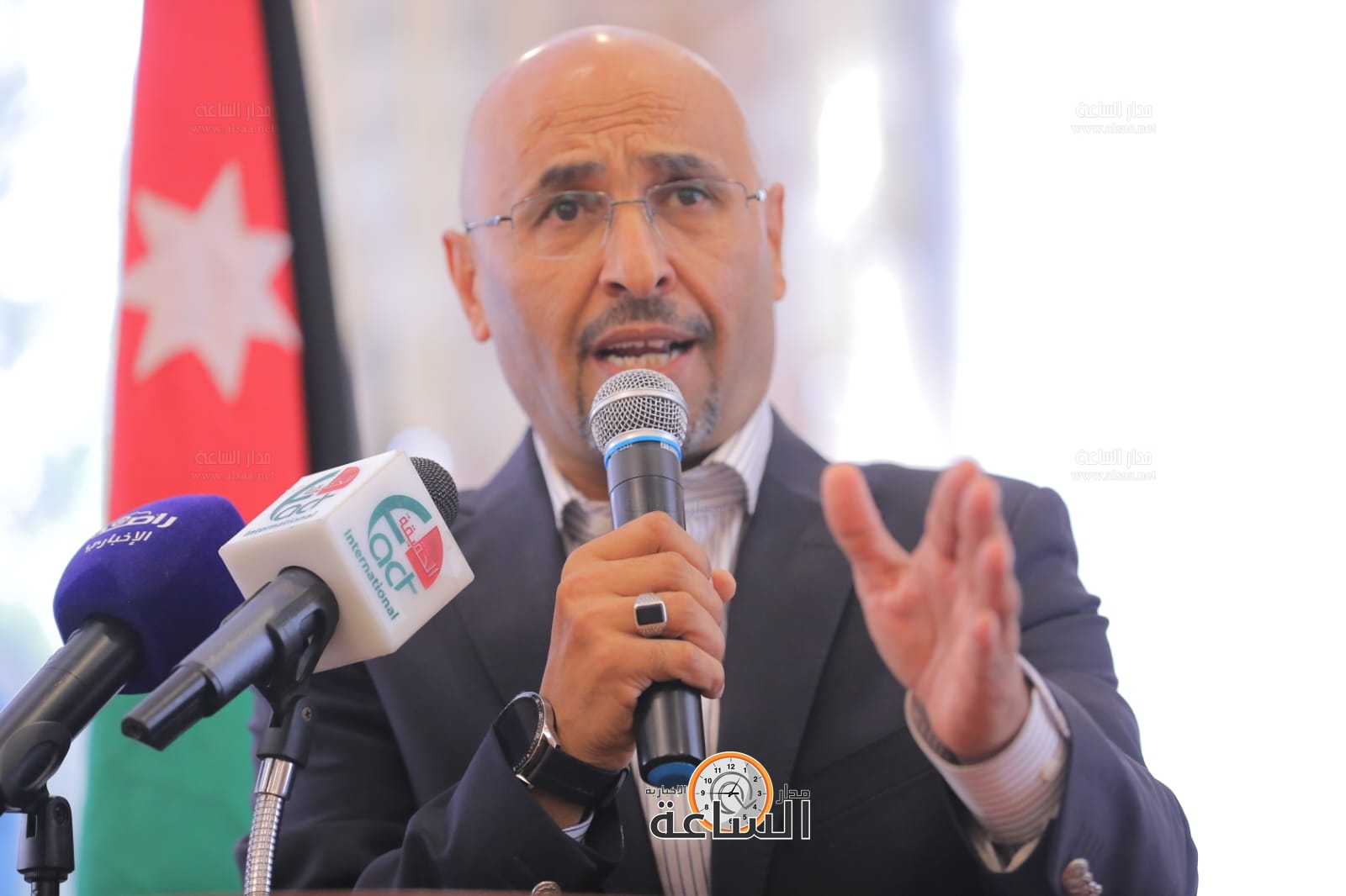 Madar Al-Saa Images 0.17539666635377227