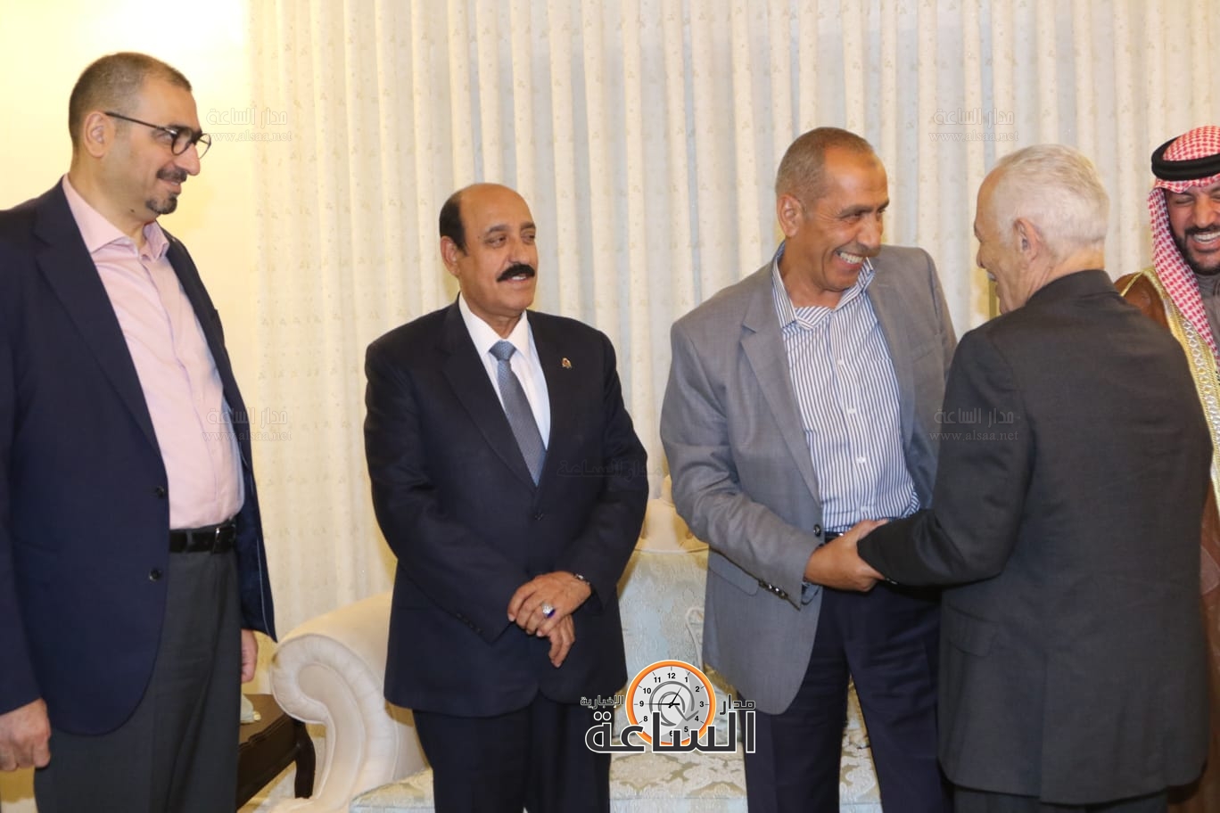 Madar Al-Saa Images 0.8157828296657765