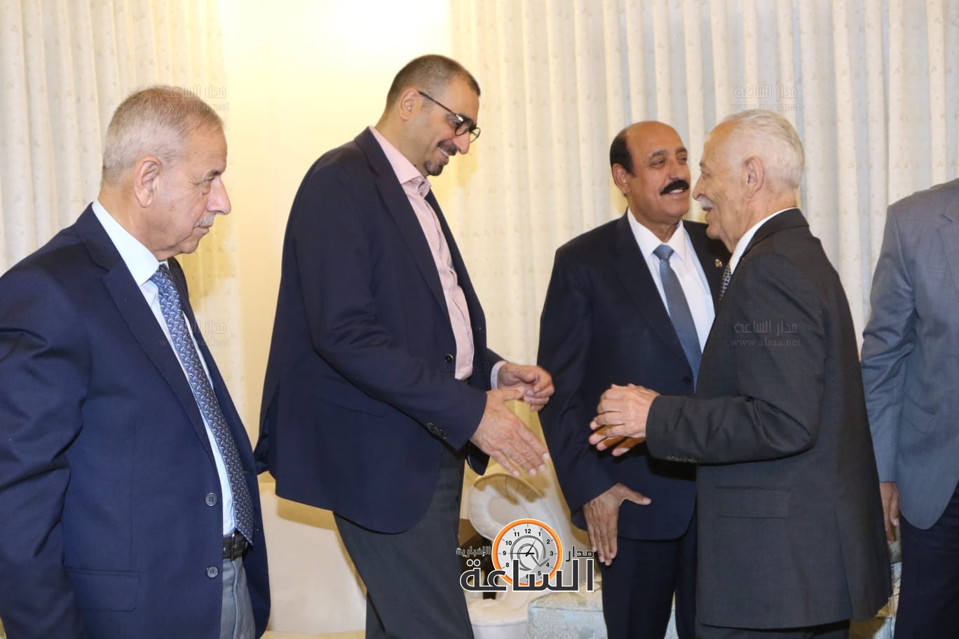 Madar Al-Saa Images 0.43948220606667077