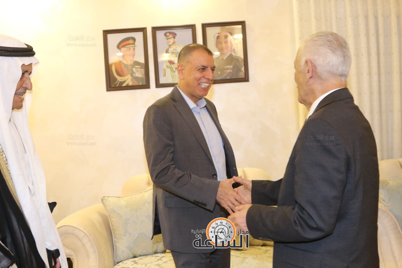 Madar Al-Saa Images 0.9525179146265874