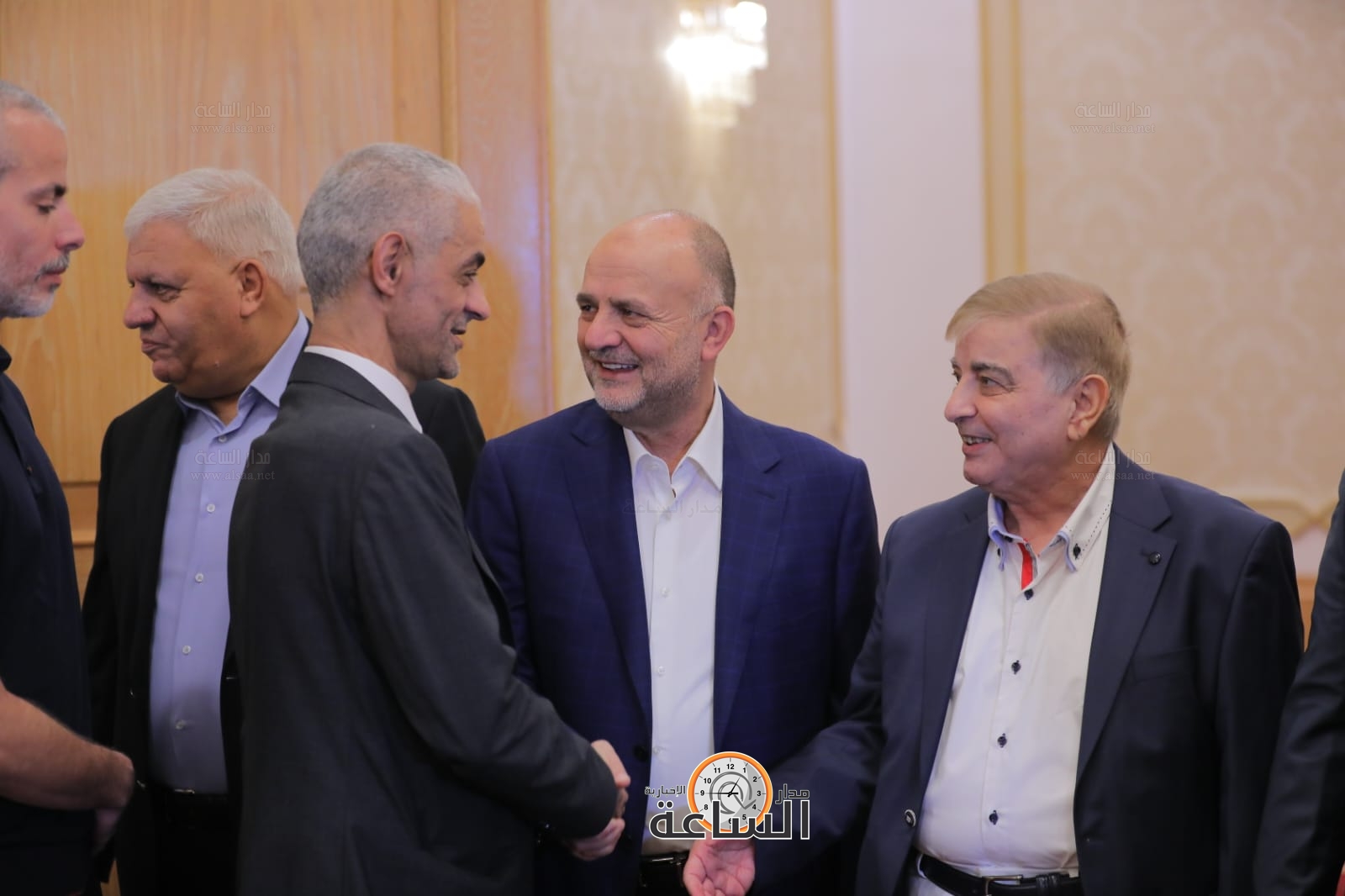 Madar Al-Saa Images 0.8711715397082154