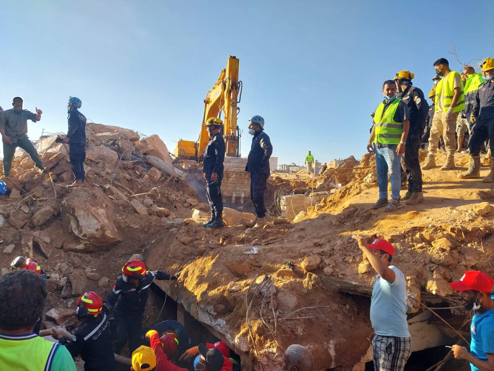 Madar Al-Saa Images 0.926532164635093