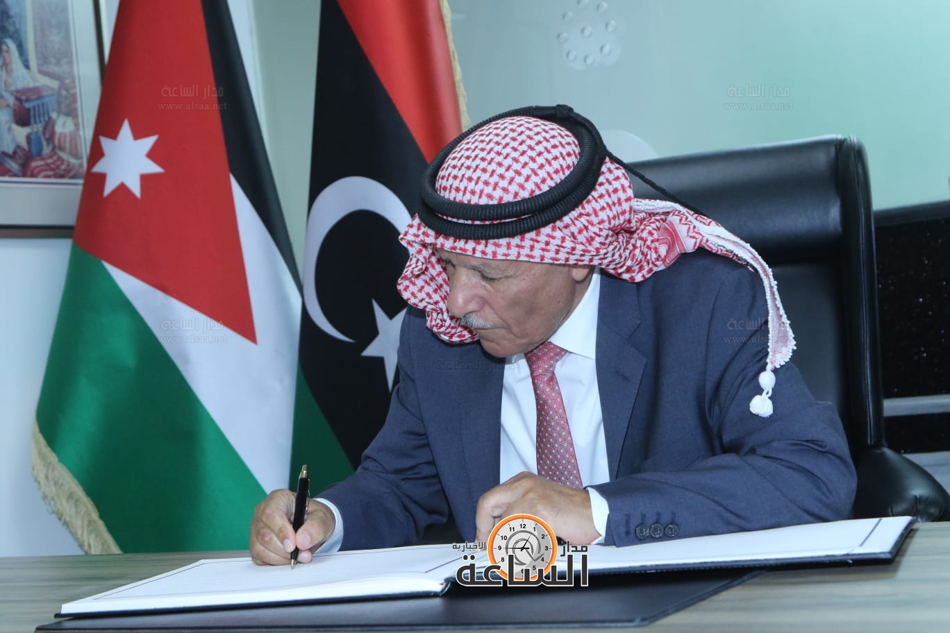 Madar Al-Saa Images 0.9567123466555822