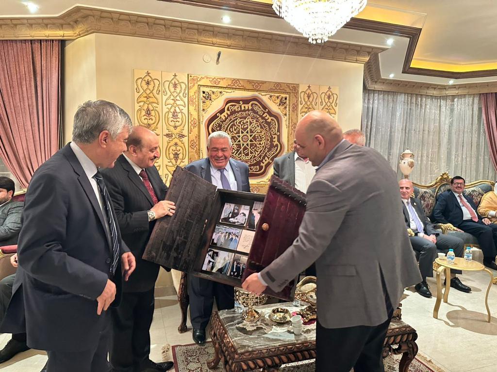 Madar Al-Saa Images 0.7584517739543181