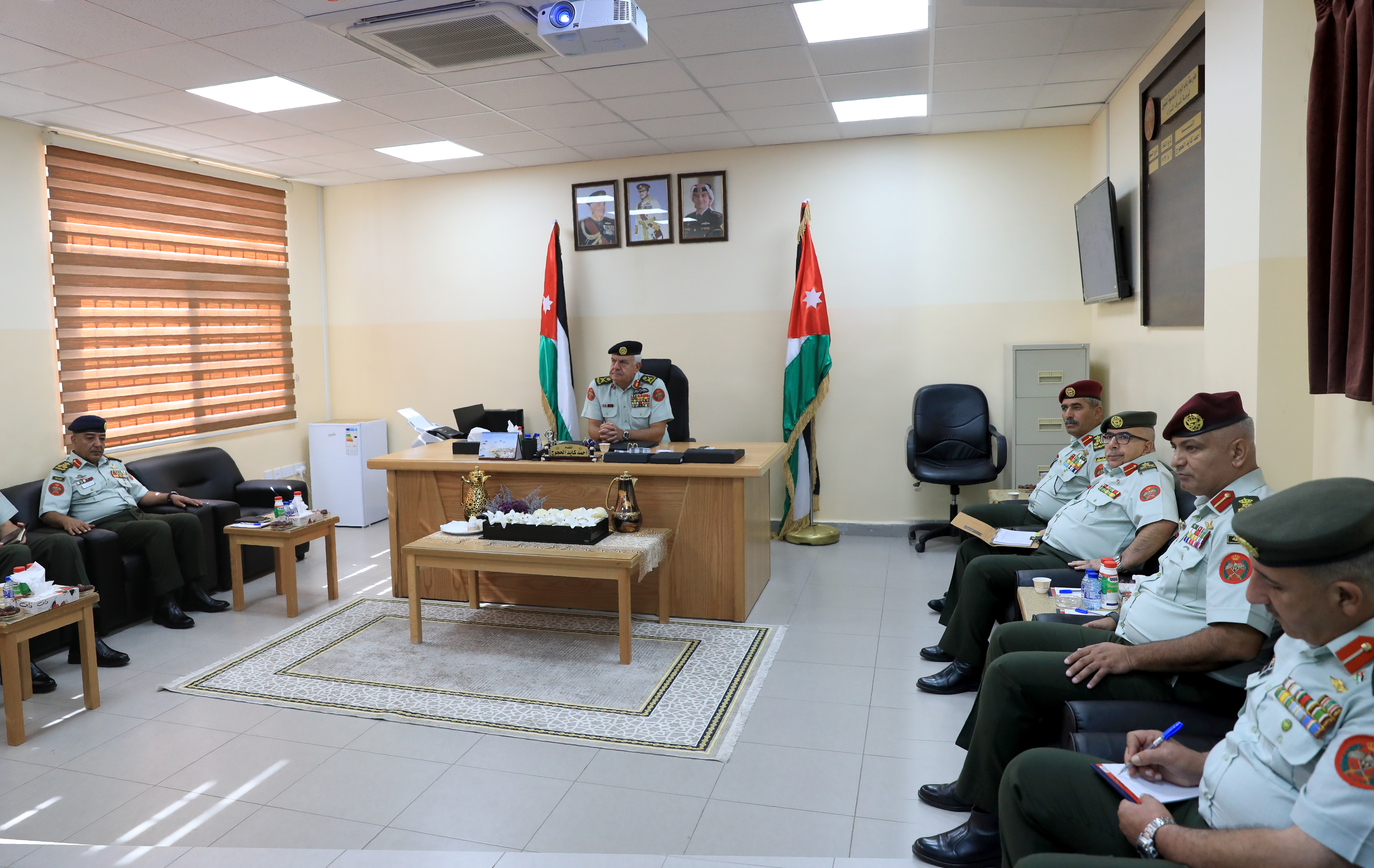 Madar Al-Saa Images 0.007706623292514925