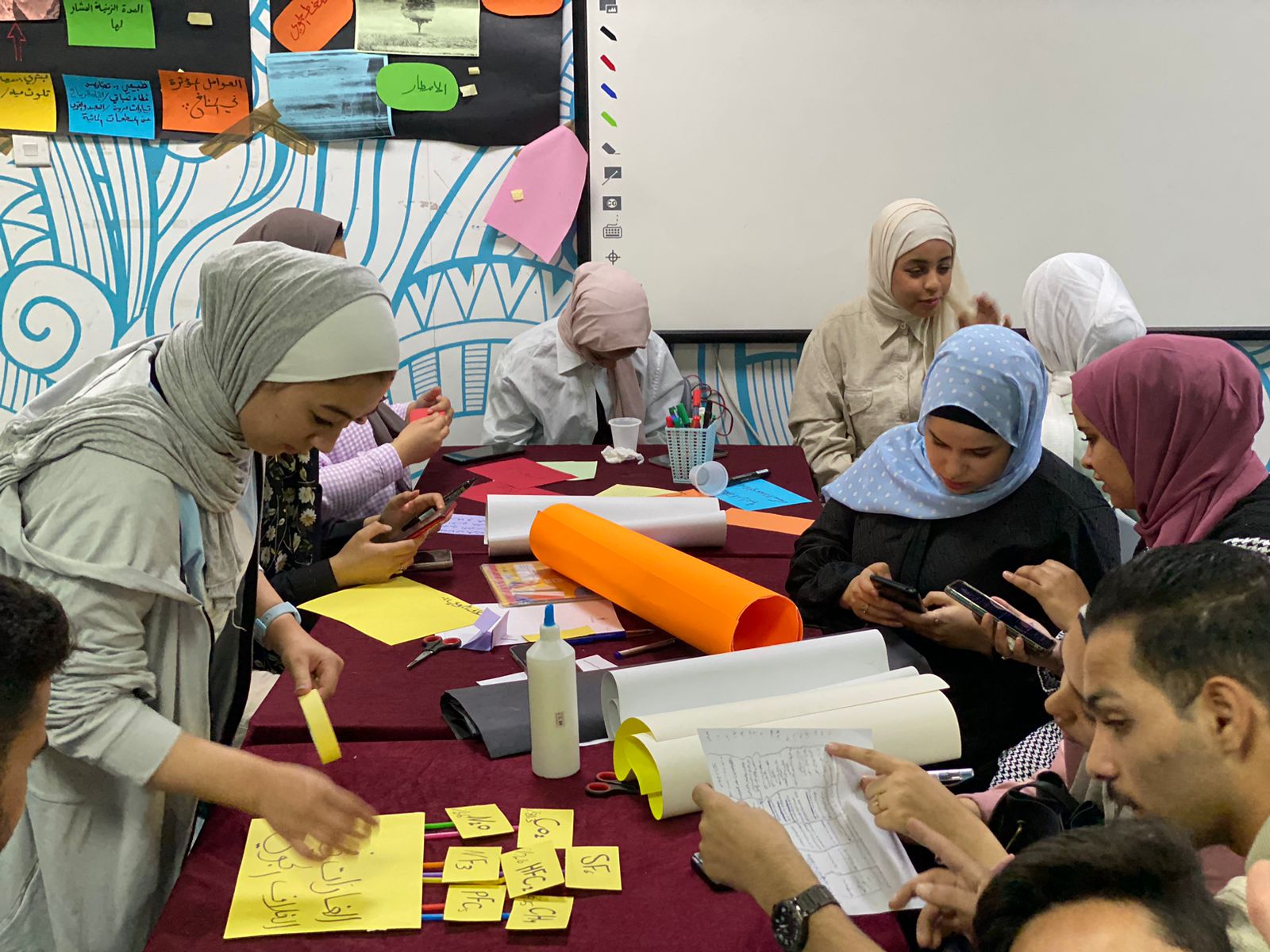 Madar Al-Saa Images 0.13674729408237352