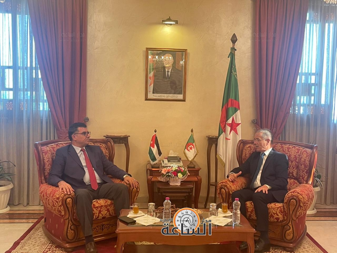 Madar Al-Saa Images 0.294787246068001