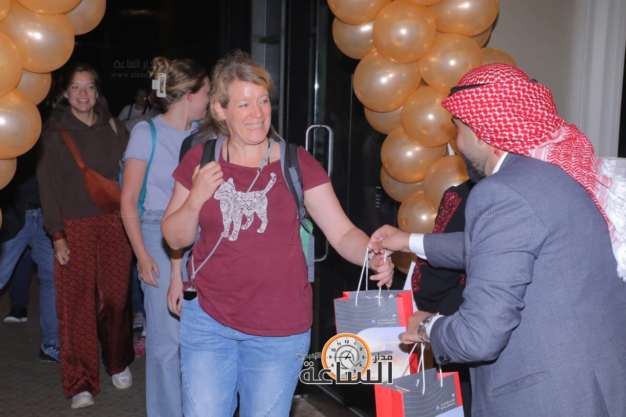 Madar Al-Saa Images 0.8818183708875504