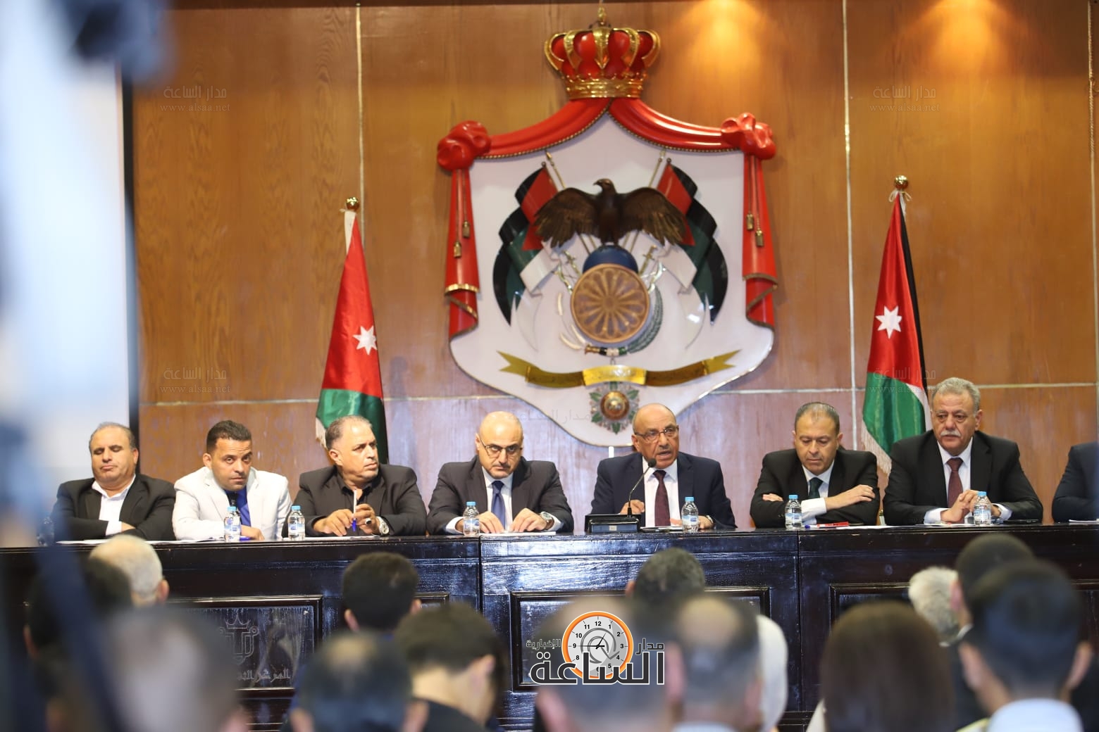 Madar Al-Saa Images 0.6093884726180474