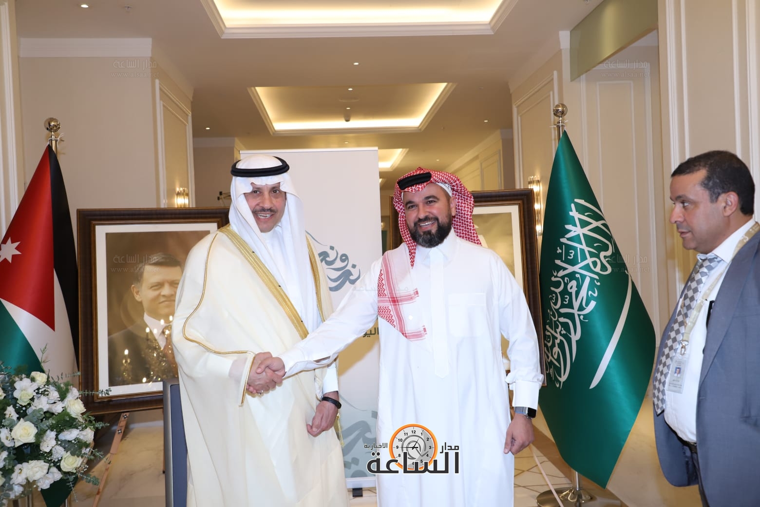 Madar Al-Saa Images 0.9162810981965621