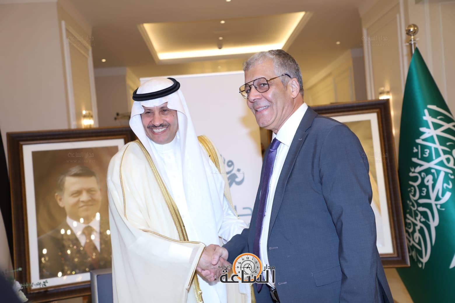 Madar Al-Saa Images 0.15402536998669714