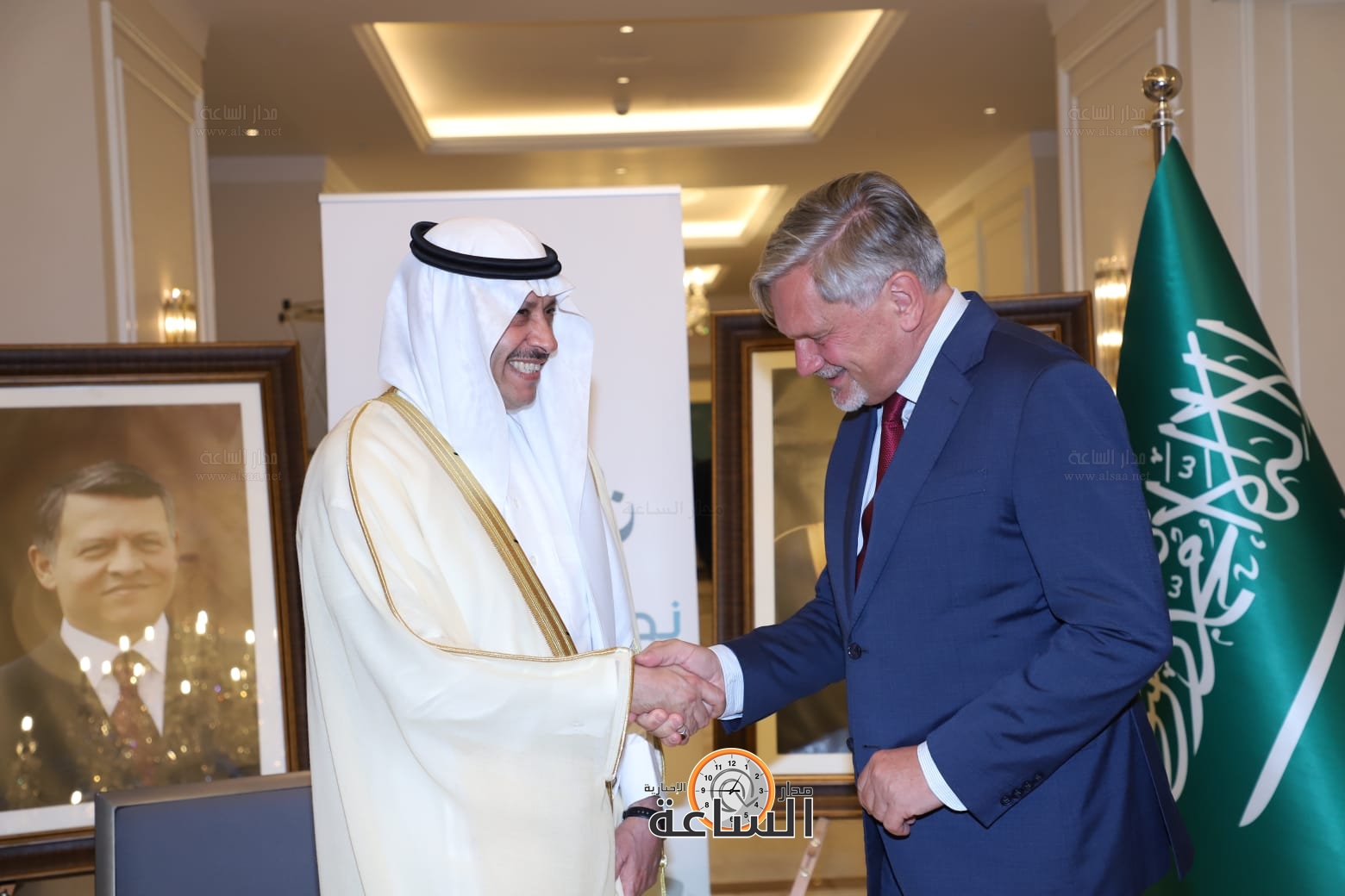 Madar Al-Saa Images 0.7830895405600817