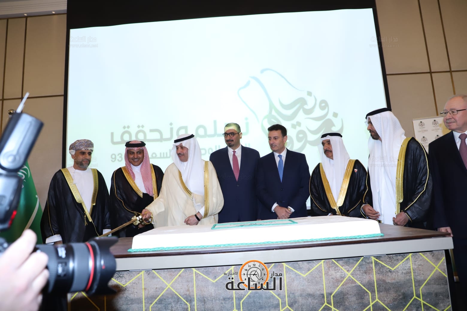 Madar Al-Saa Images 0.3692342281266303