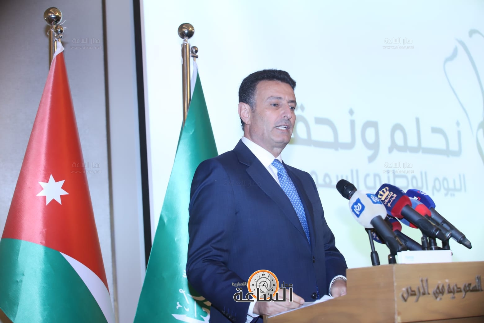 Madar Al-Saa Images 0.5249304338774399