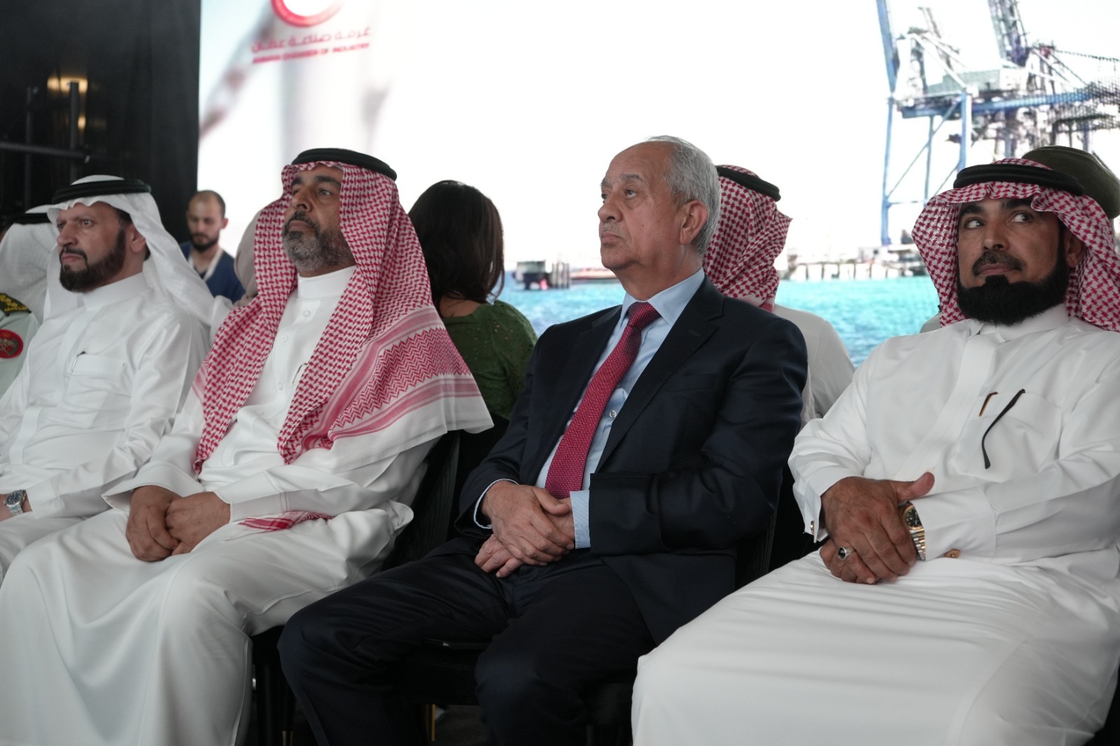 Madar Al-Saa Images 0.05283858772618033