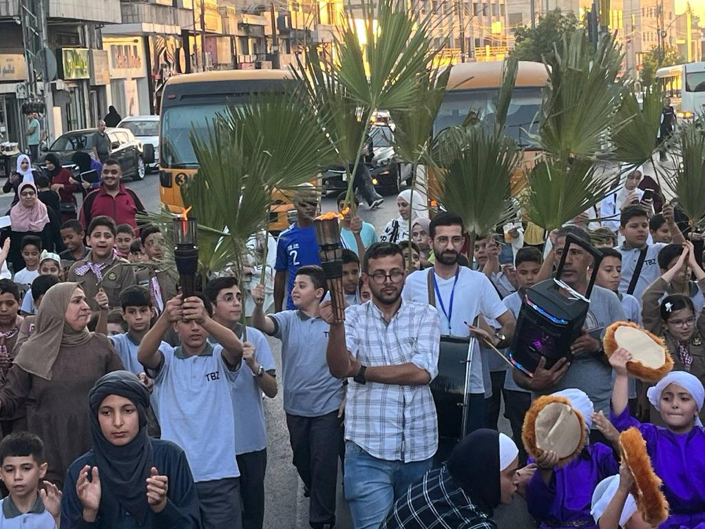 Madar Al-Saa Images 0.5393974824663206