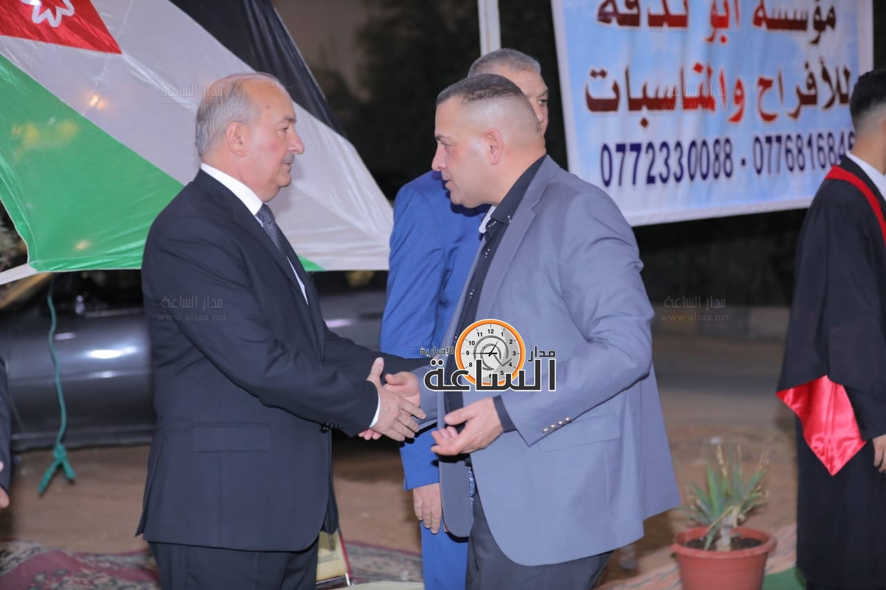 Madar Al-Saa Images 0.562871586117059