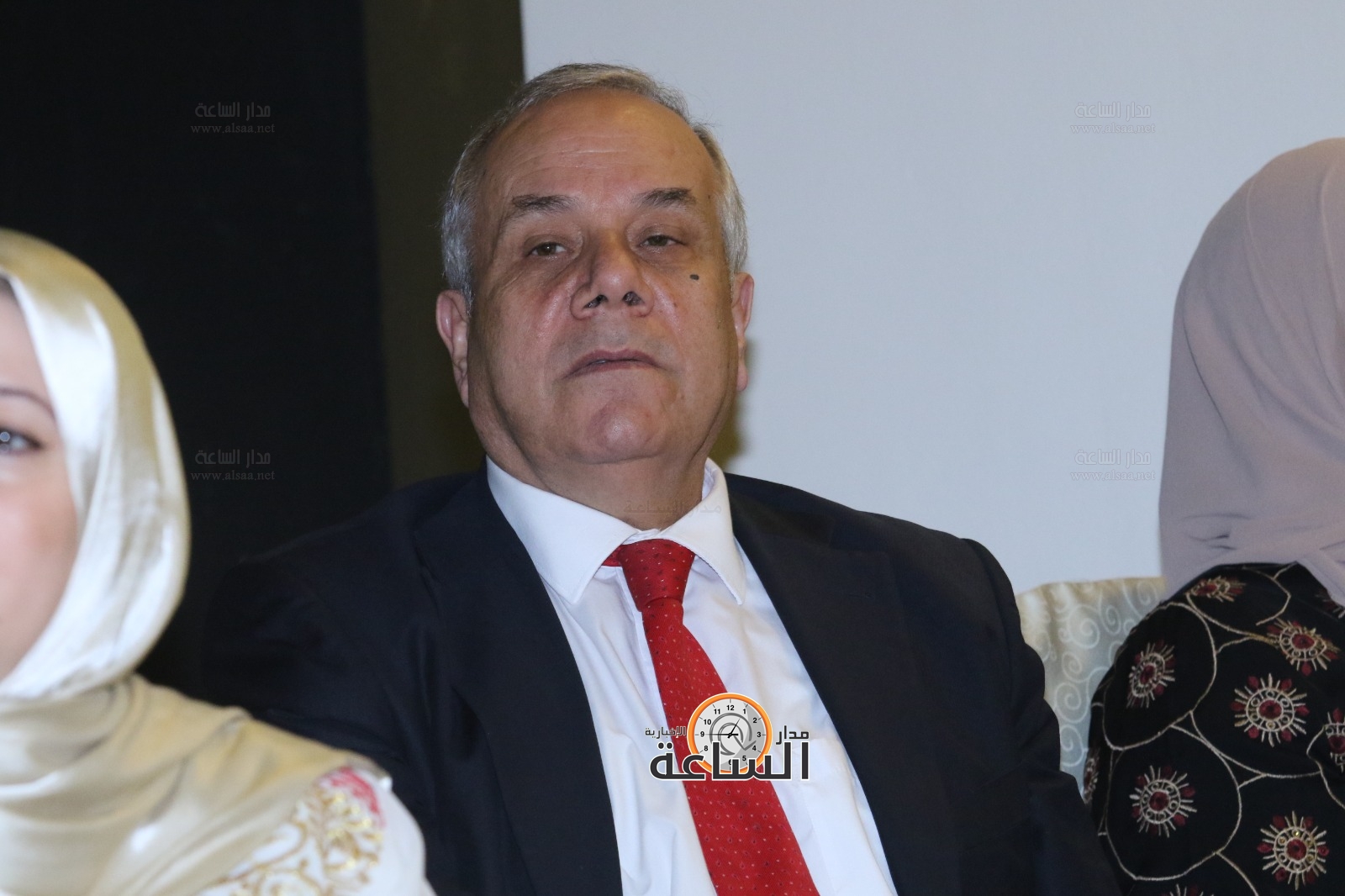 Madar Al-Saa Images 0.4390696138435224