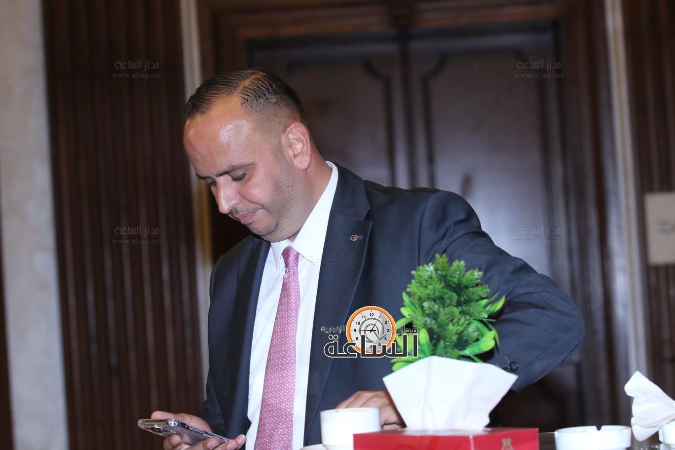 Madar Al-Saa Images 0.7416736178786325