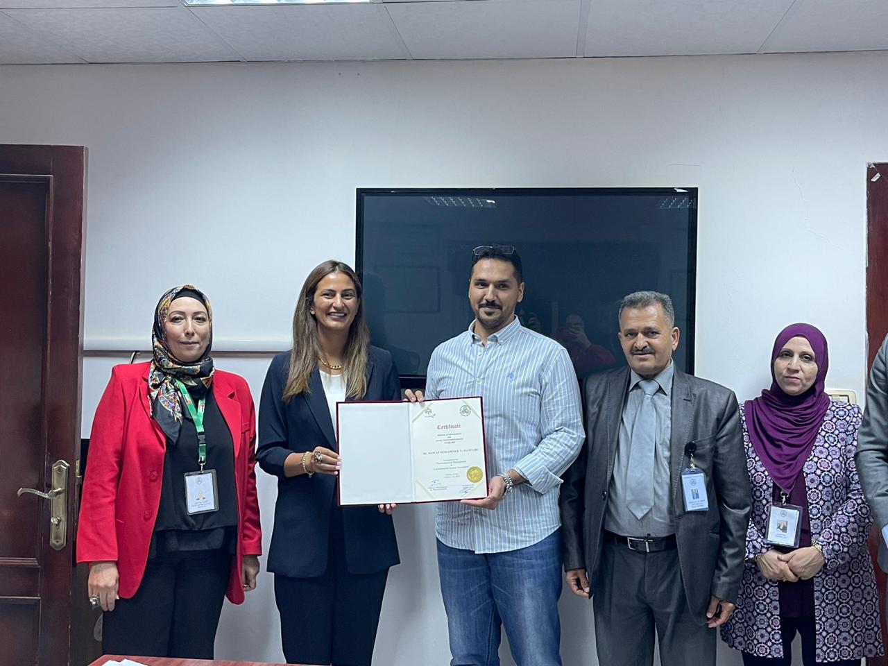 Madar Al-Saa Images 0.48071489740969464