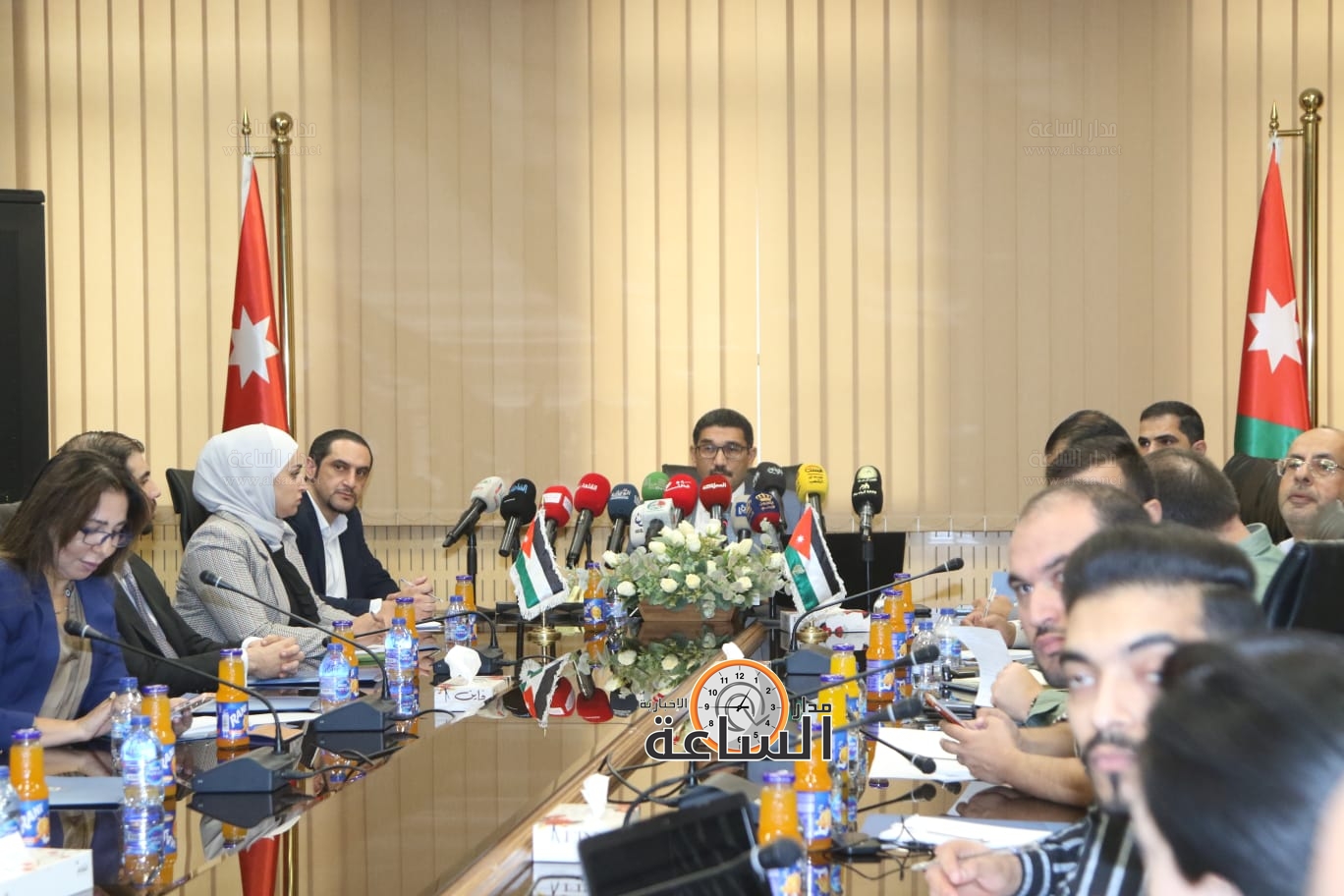 Madar Al-Saa Images 0.8339298776256792