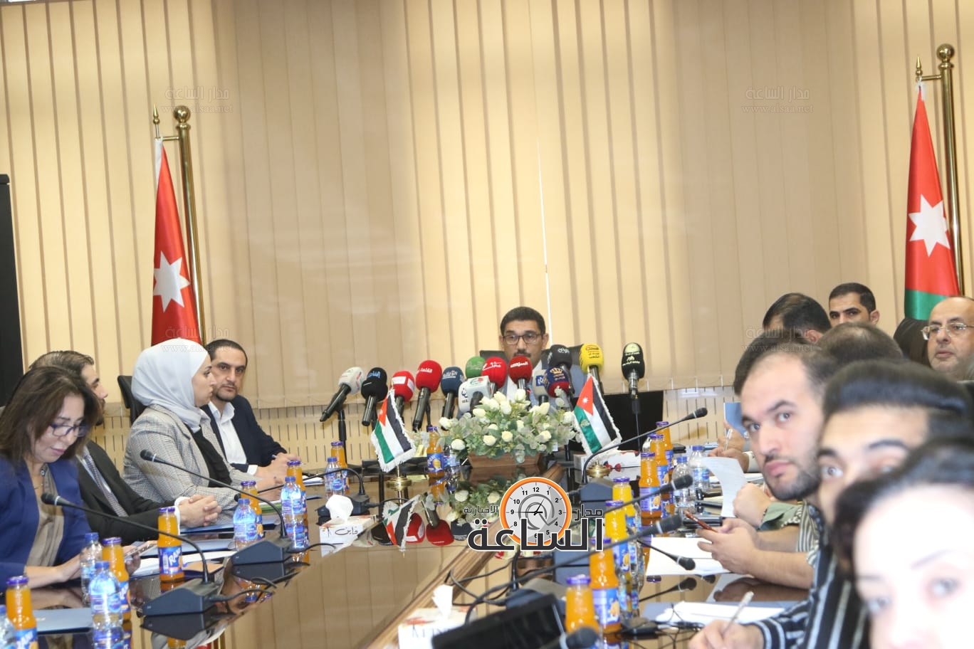 Madar Al-Saa Images 0.19437125864230675