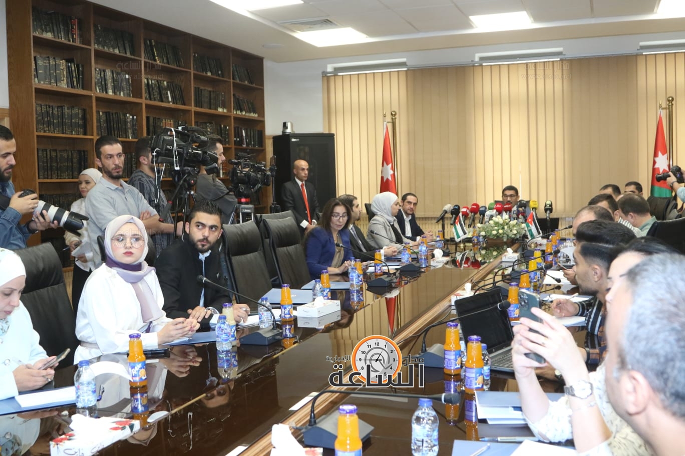 Madar Al-Saa Images 0.30748140725618345