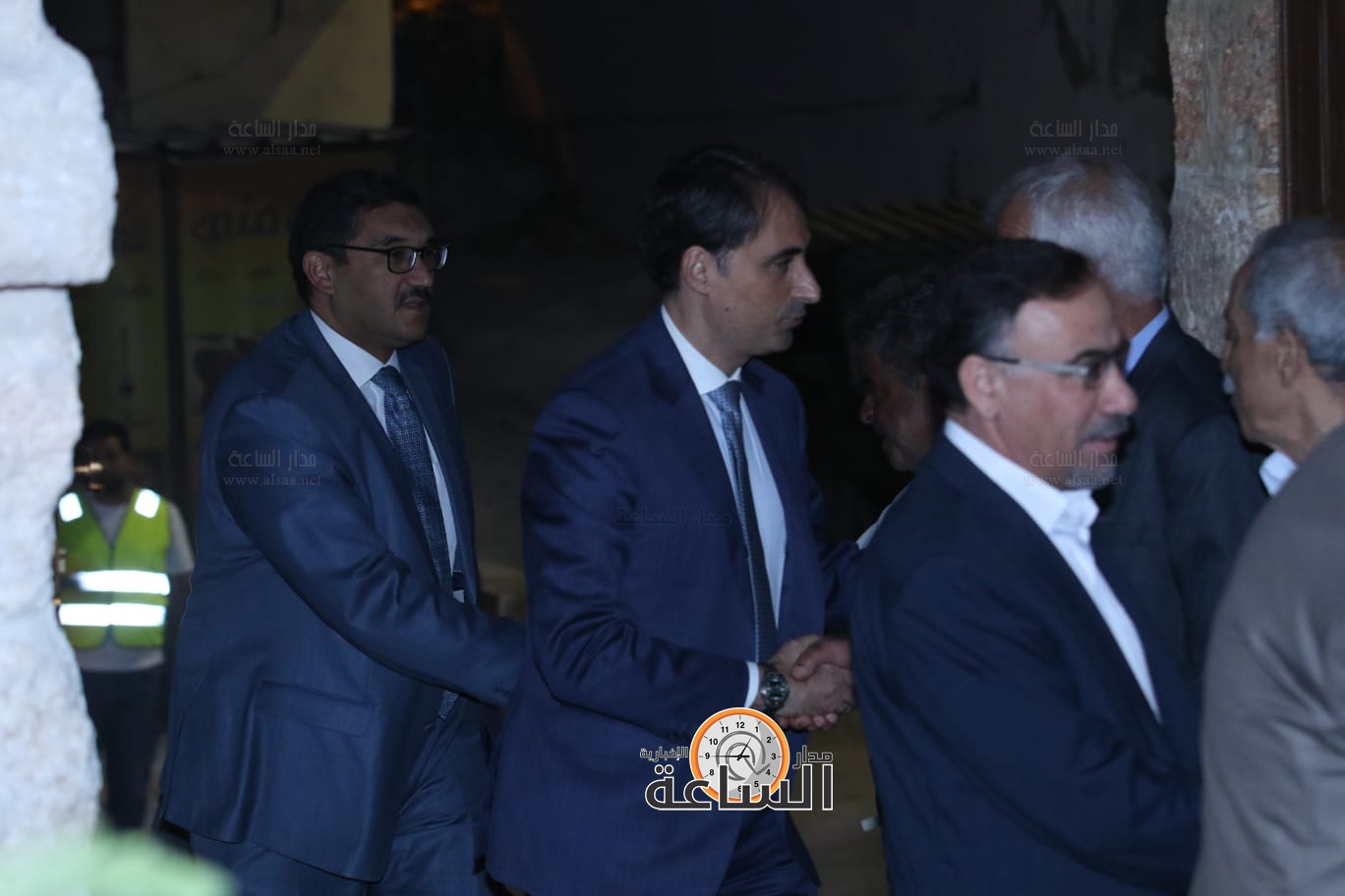 Madar Al-Saa Images 0.25005028382746897