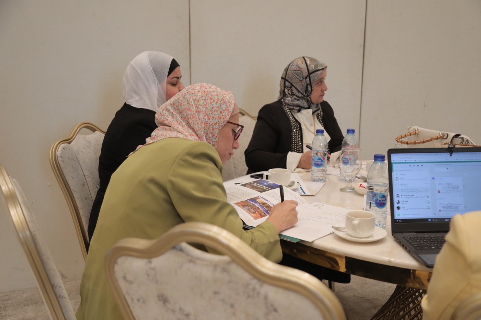 Madar Al-Saa Images 0.8912322782676316