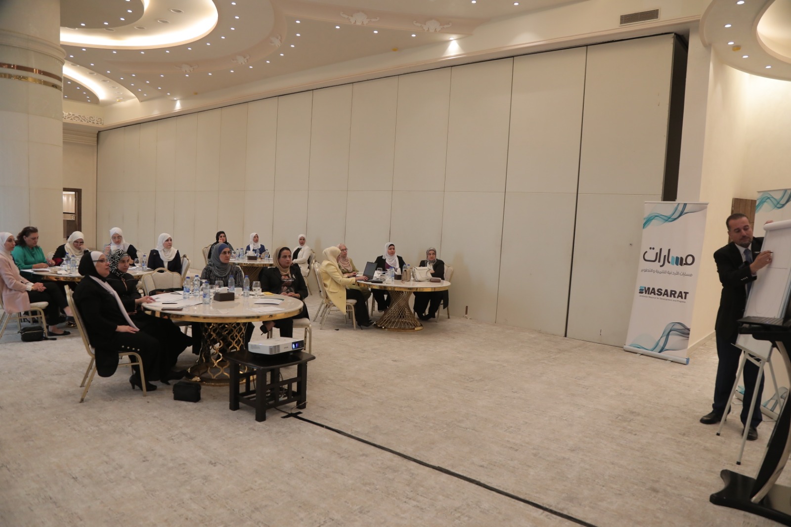 Madar Al-Saa Images 0.7918250616209381