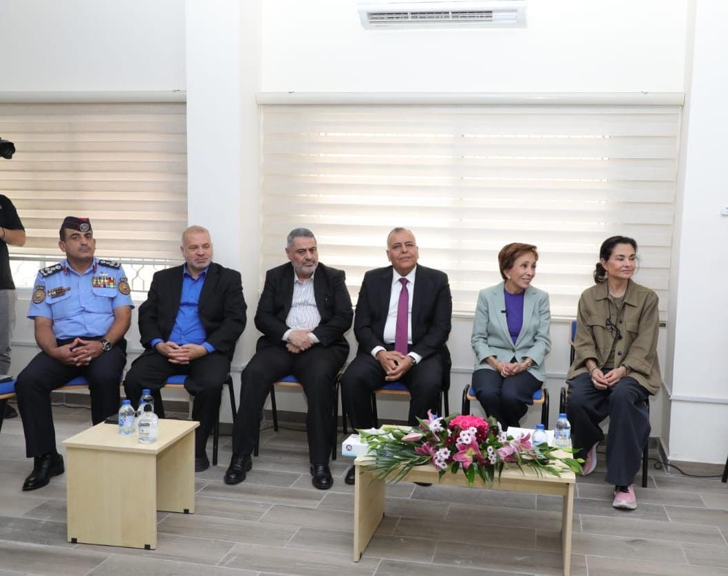 Madar Al-Saa Images 0.41343437236130454