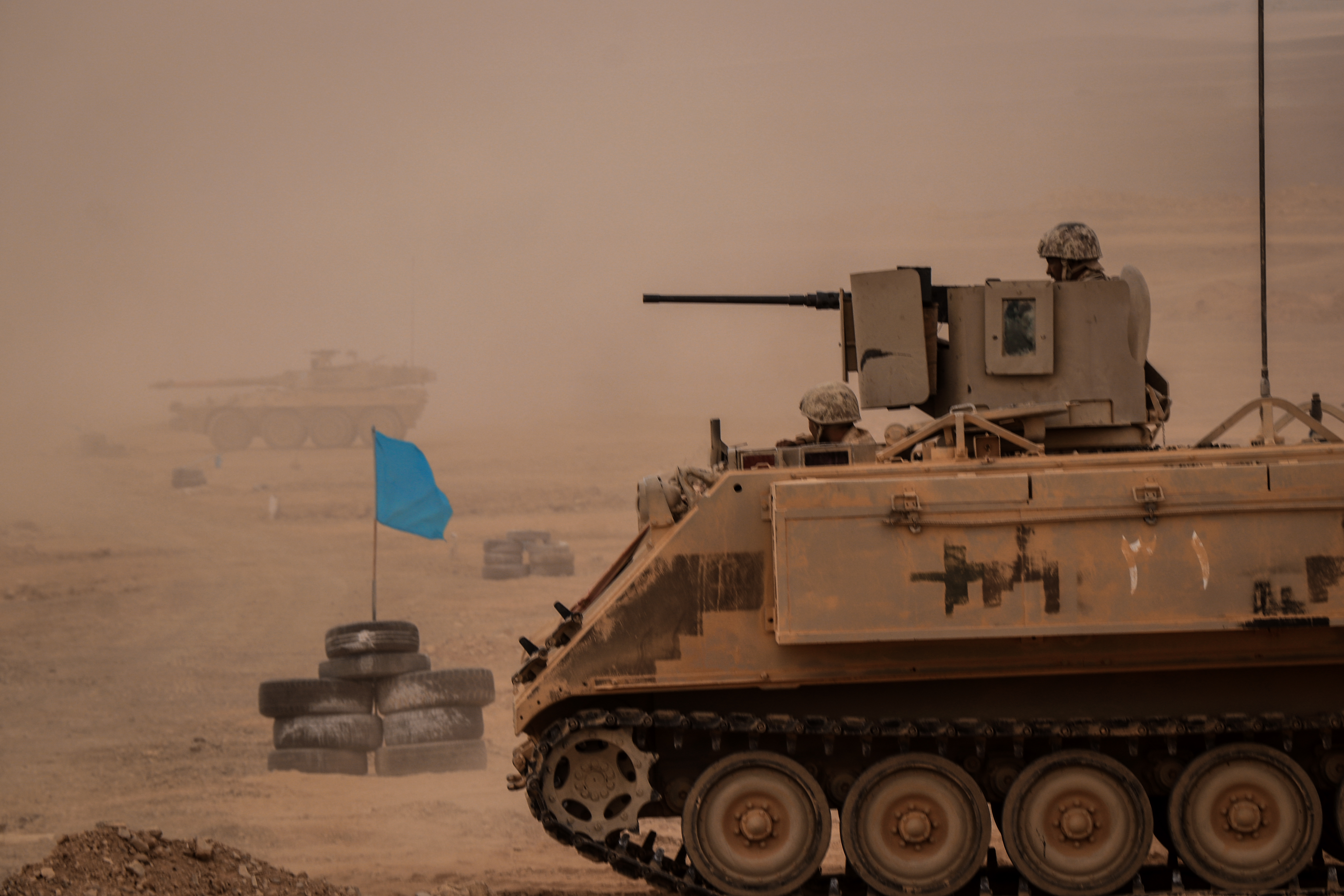 Madar Al-Saa Images 0.4874757940371386