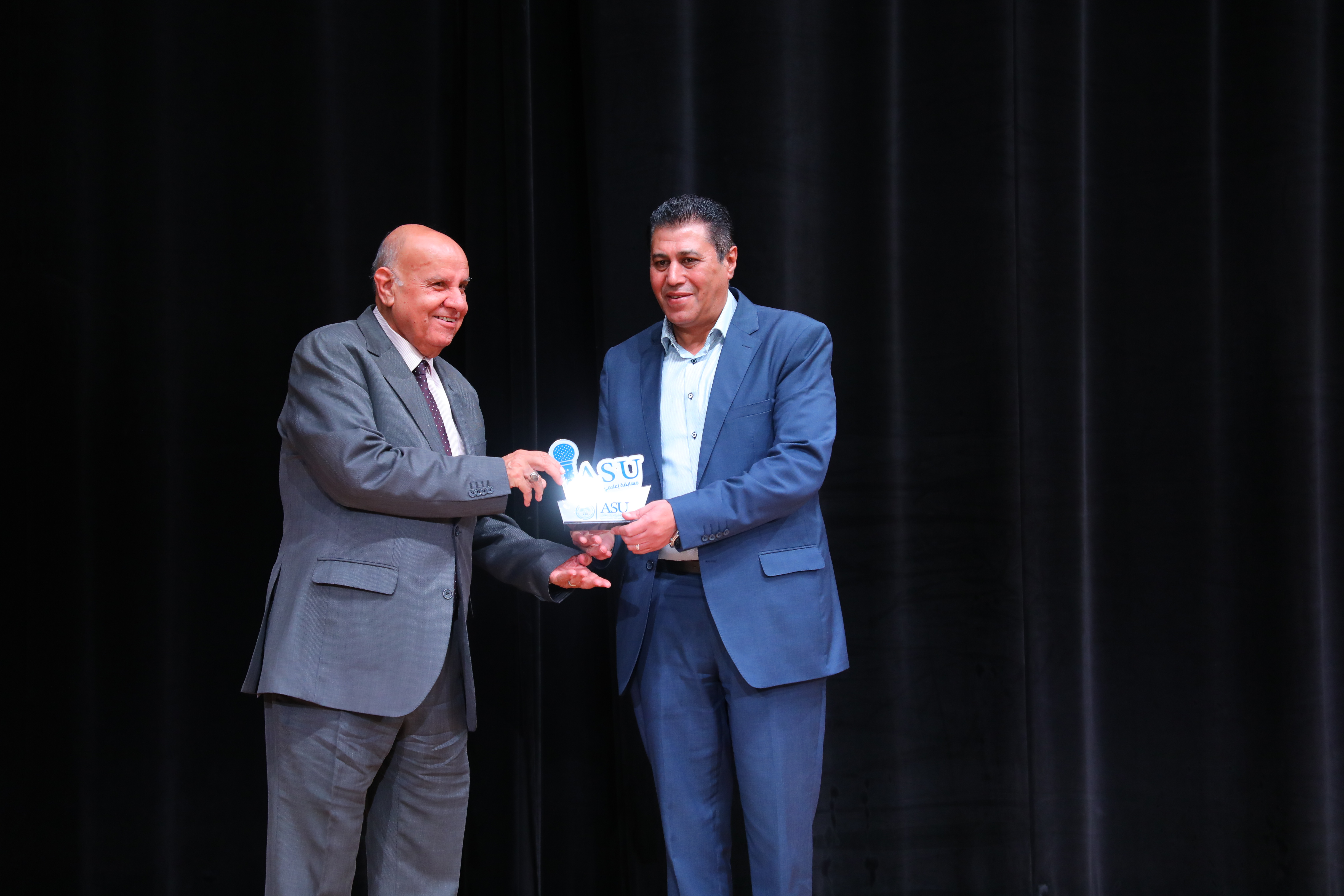 Madar Al-Saa Images 0.3010811519980987