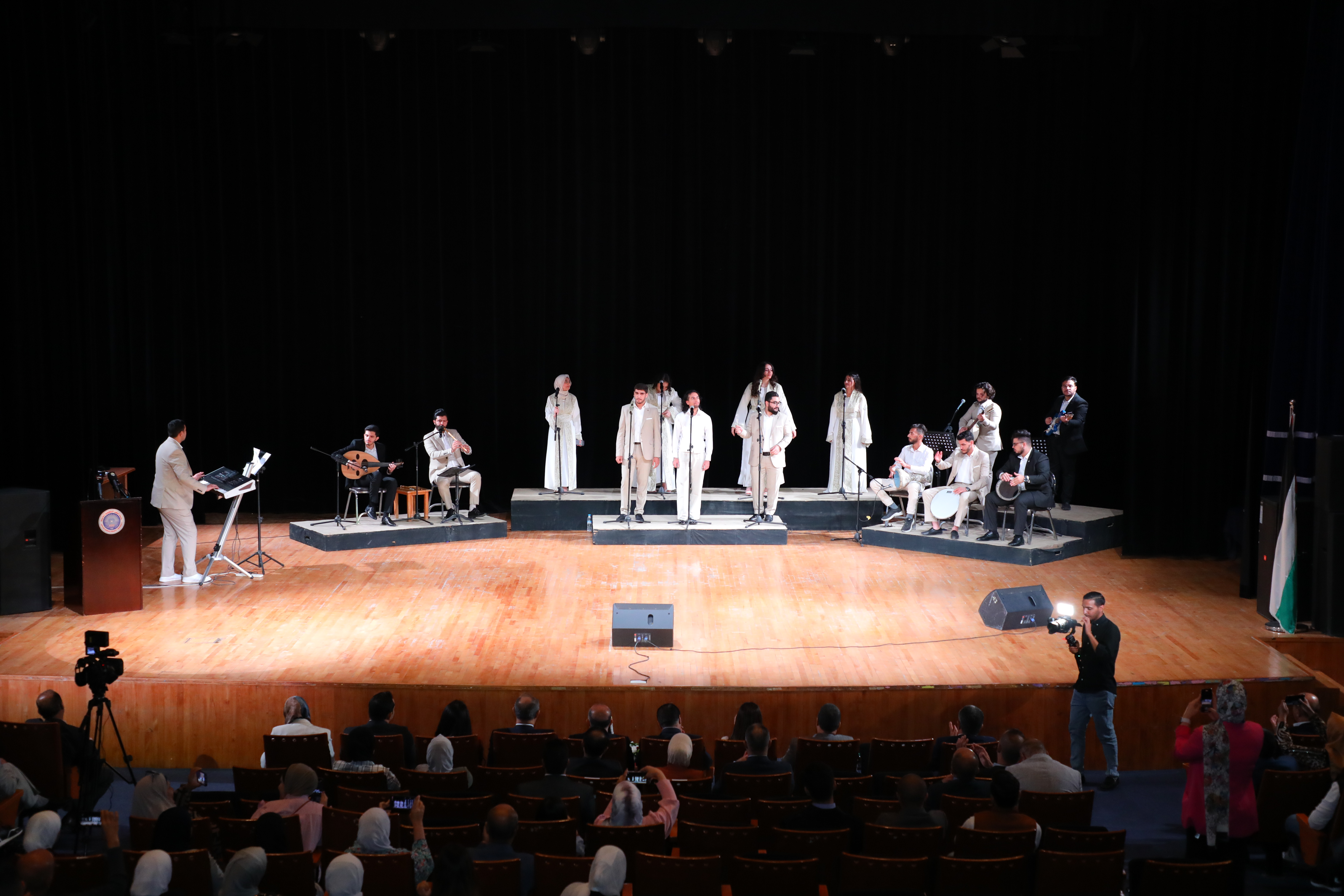 Madar Al-Saa Images 0.7414769574203921