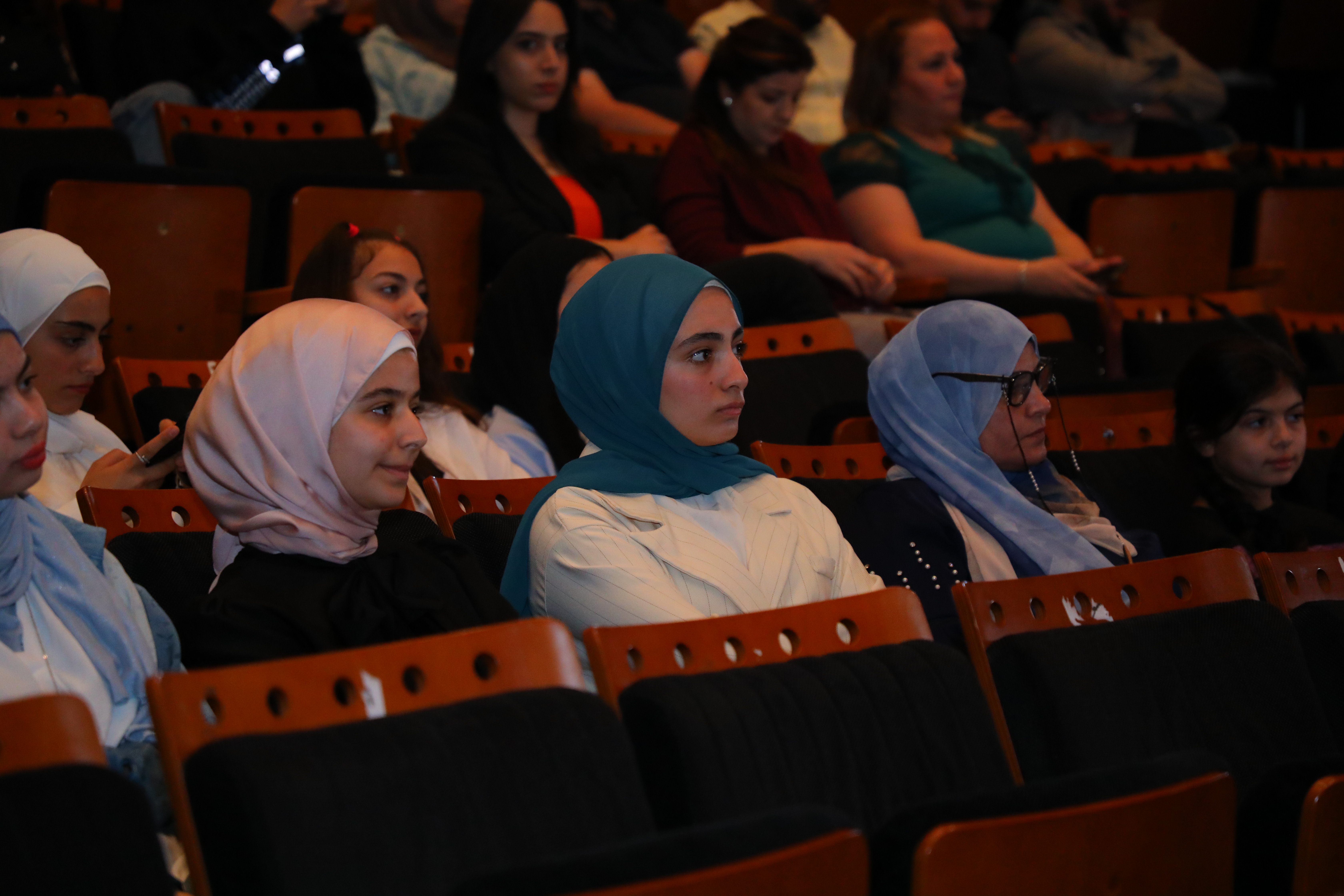 Madar Al-Saa Images 0.026943570019904328