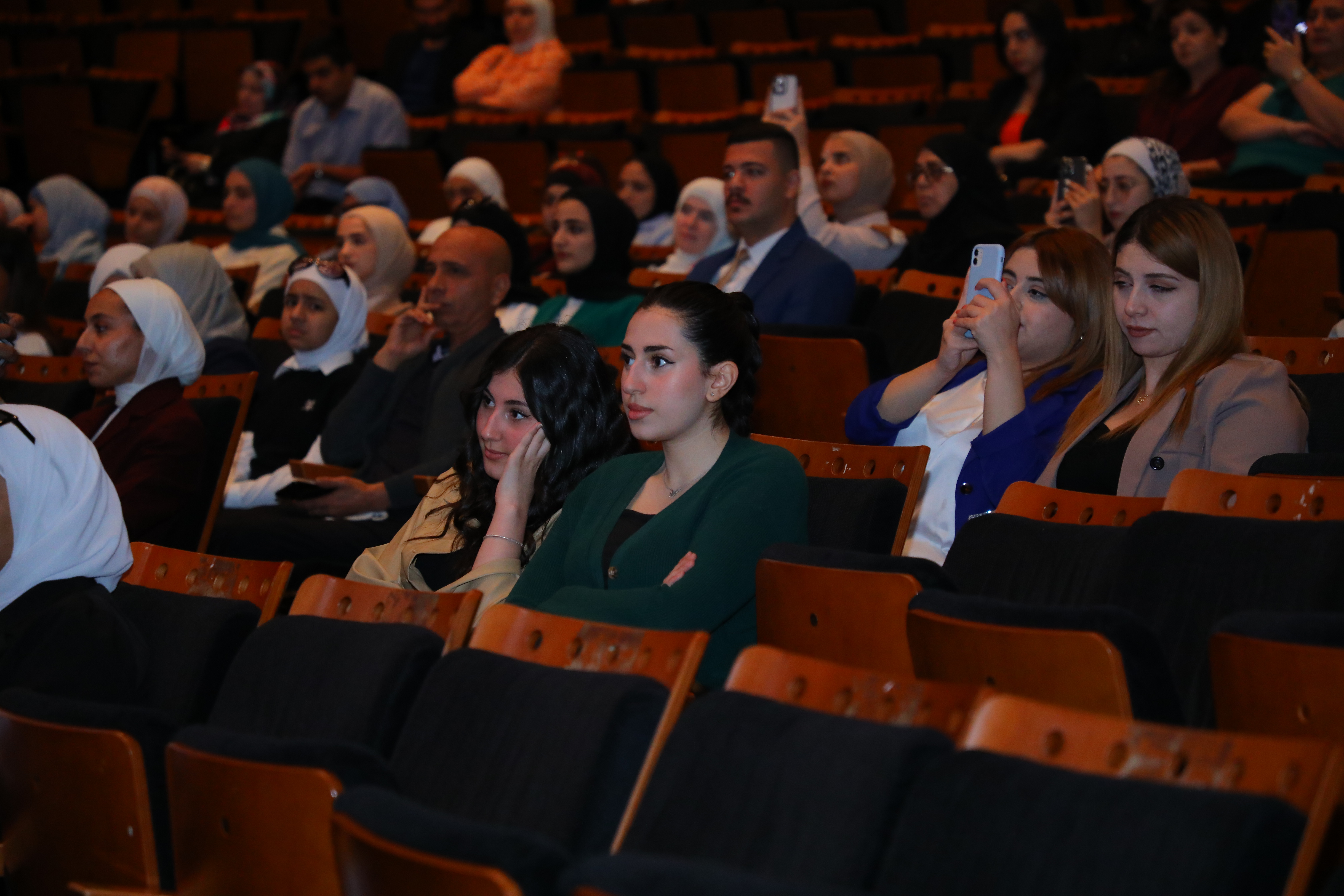 Madar Al-Saa Images 0.6611970510580045