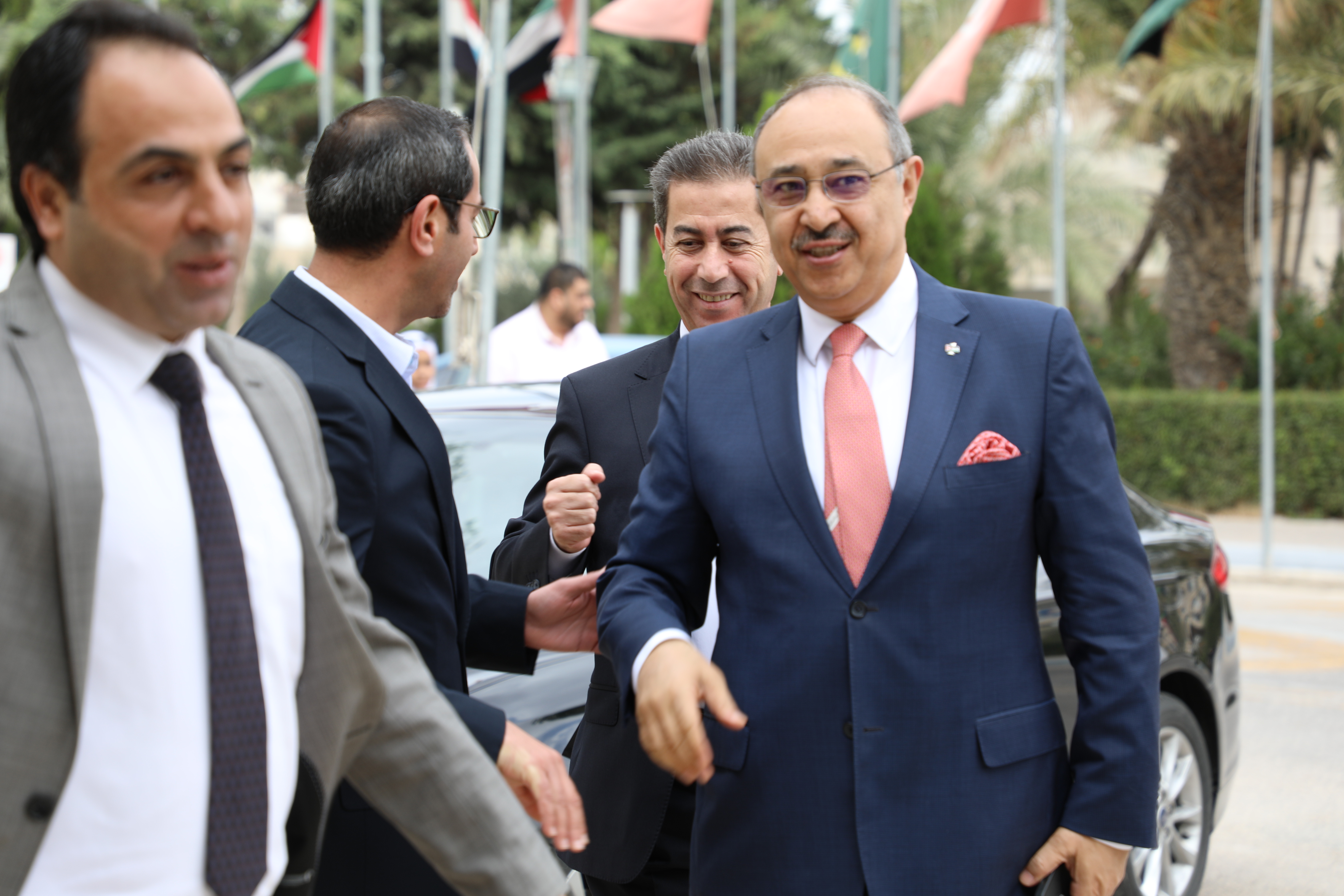 Madar Al-Saa Images 0.6222386349463609