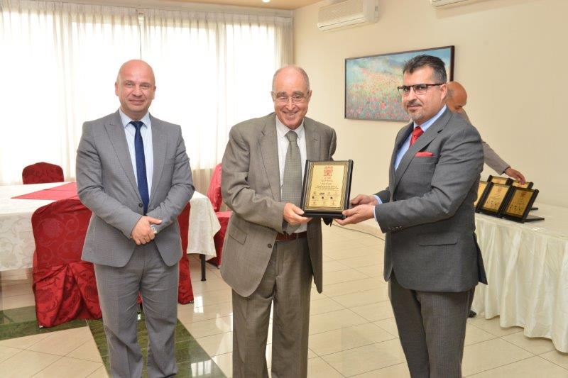 Madar Al-Saa Images 0.5235354959874534