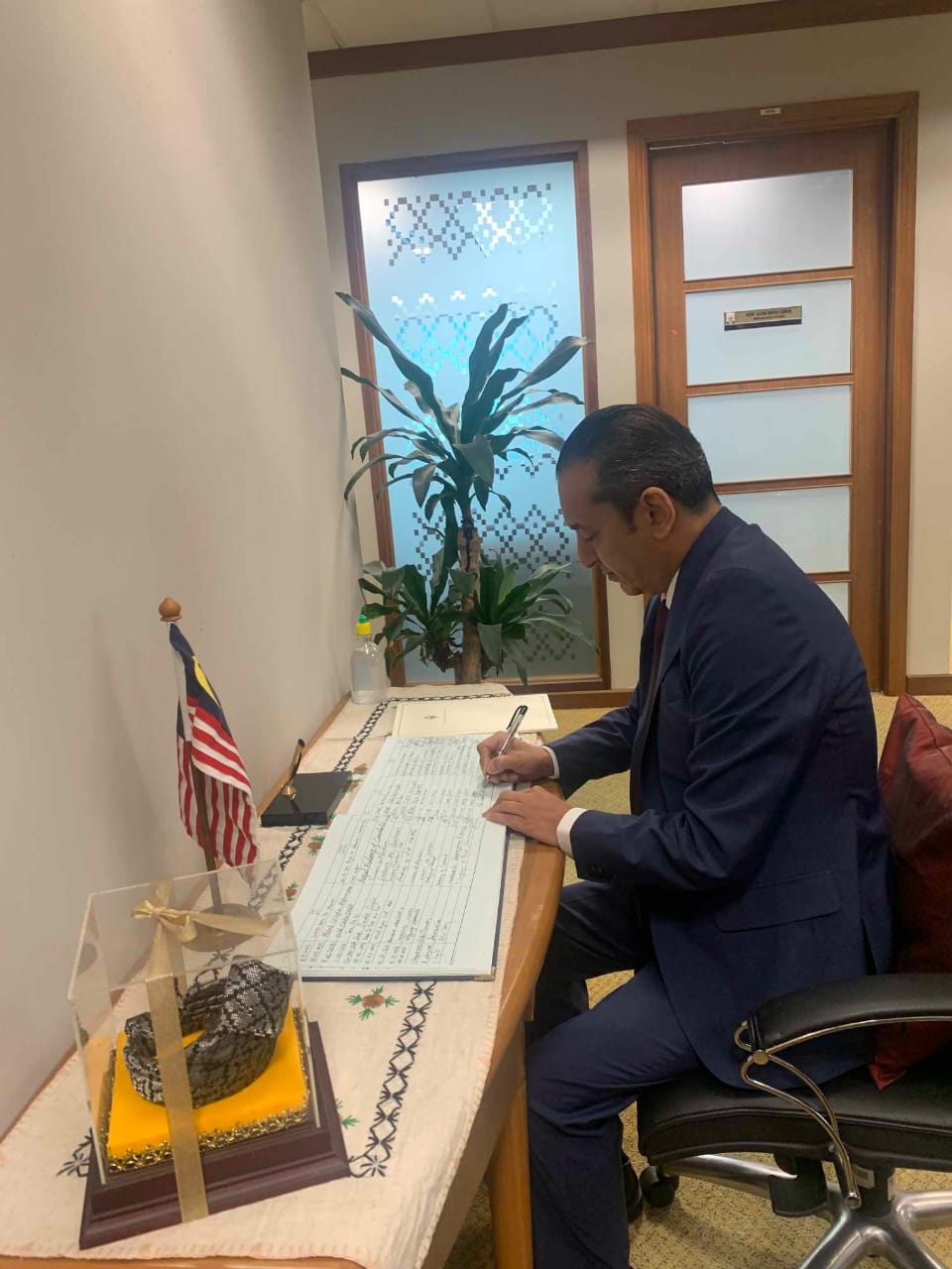 Madar Al-Saa Images 0.34631412373348525