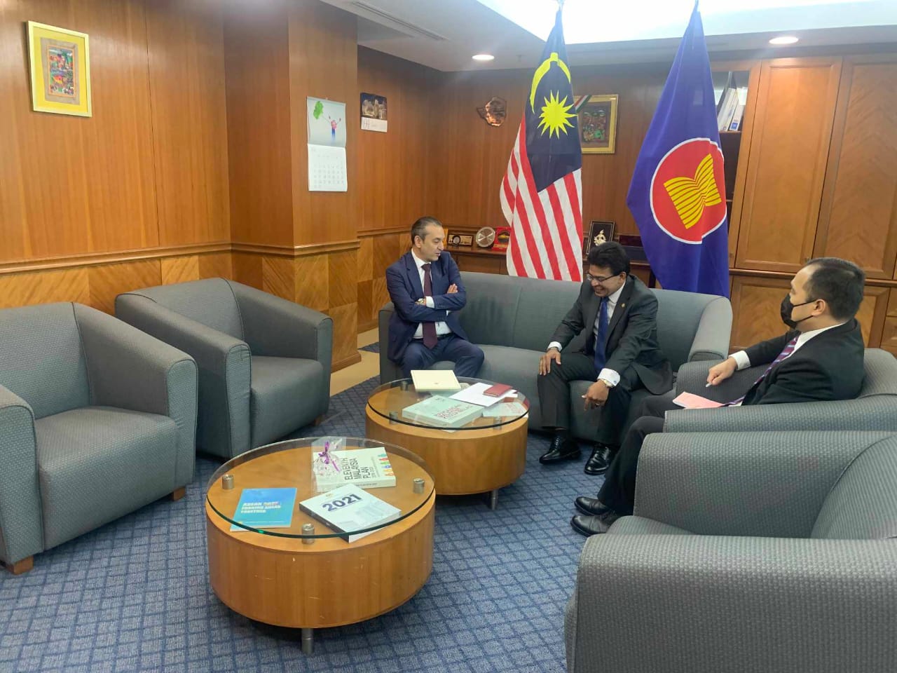 Madar Al-Saa Images 0.14198597329626117