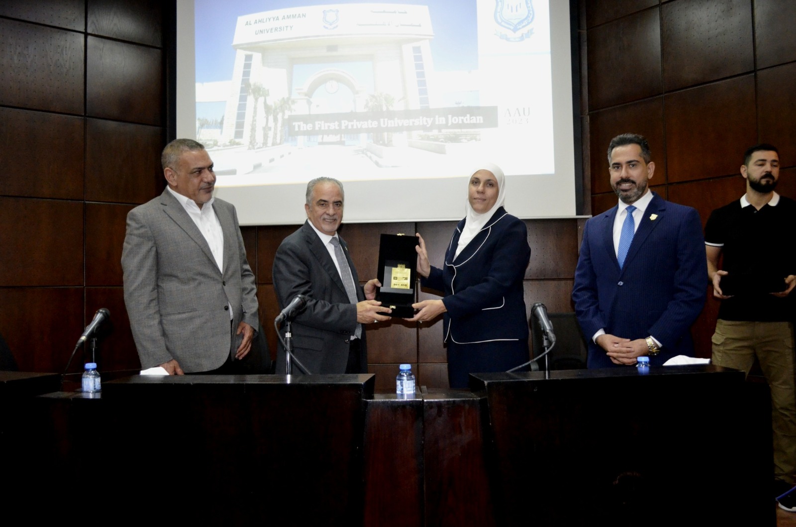 Madar Al-Saa Images 0.13924213693759246